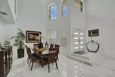 11008 NW 73rd St, Doral, FL 33178 - Photo 9