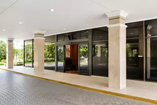 400 Kings Point Dr, Sunny Isles Beach, FL 33160 - Photo 3