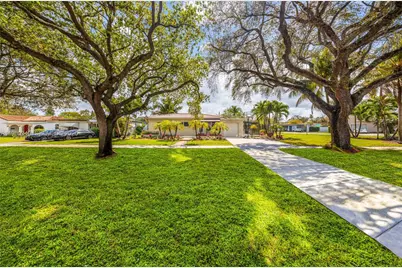 172 Bentley Dr, Miami Springs, FL 33166 - Photo 39