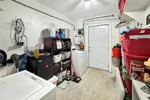 5220 SW 57th St, Davie, FL 33314 - Photo 23