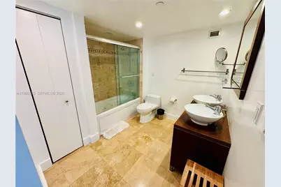 2301 Collins Ave #1525, Miami Beach, FL 33139 - Photo 9