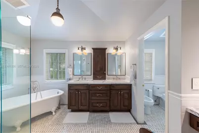 1036 S Greenway Dr, Coral Gables, FL 33134 - Photo 27