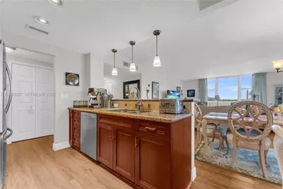 3800 Hillcrest Dr #511, Hollywood, FL 33021 - Photo 15