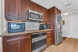 3800 Hillcrest Dr, Hollywood, FL 33021 - Photo 9