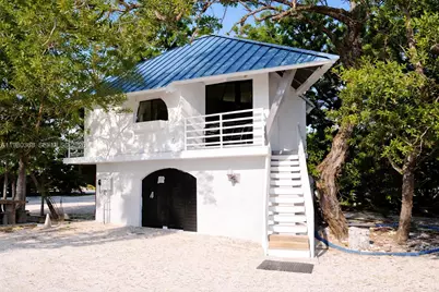 1557 Long Beach Dr, Big Pine, FL 33043 - Photo 5