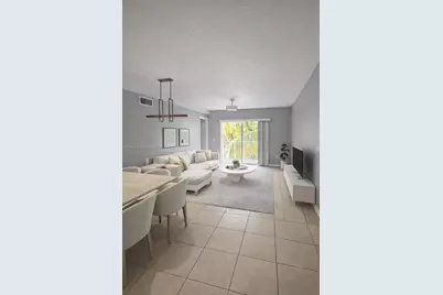 637 SW 3rd St #308, Miami, FL 33130 - Photo 3