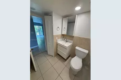 637 SW 3rd St #308, Miami, FL 33130 - Photo 11