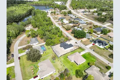 638 Dauphine Ave S, Lehigh Acres, FL 33974 - Photo 7