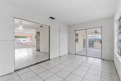 7749 Fairway Blvd, Miramar, FL 33023 - Photo 15