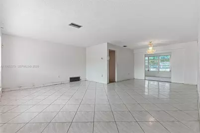 7749 Fairway Blvd, Miramar, FL 33023 - Photo 9