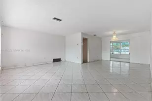 7749 Fairway Blvd, Miramar, FL 33023 - Photo 9