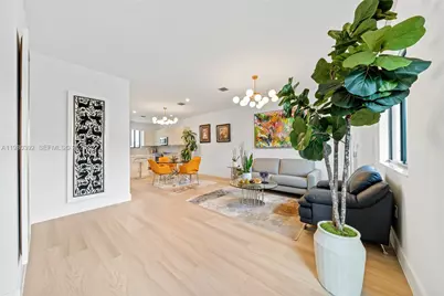 4648 NW 83rd Ave, Doral, FL 33166 - Photo 5