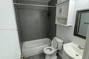 6235 Kendale Lakes Circle, Miami, FL 33183 - Photo 15