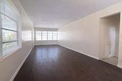 4710 Pine Tree Dr #32, Miami Beach, FL 33140 - Photo 9