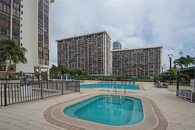 1901 Brickell Ave #B1407, Miami, FL 33129 - Photo 29
