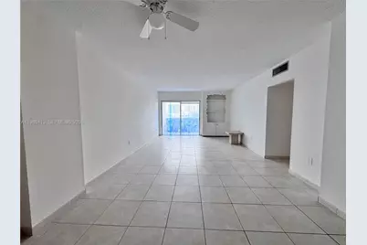 400 Kings Point Dr #624, Sunny Isles Beach, FL 33160 - Photo 3
