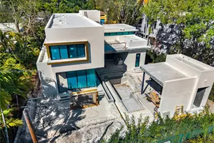 820 NE 111th St, Biscayne Park, FL 33161 - Photo 11