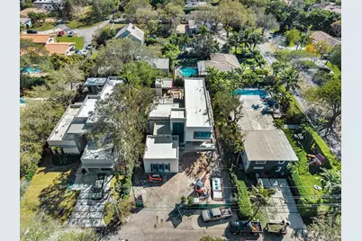 820 NE 111th St, Biscayne Park, FL 33161 - Photo 15