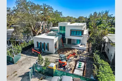 820 NE 111th St, Biscayne Park, FL 33161 - Photo 13