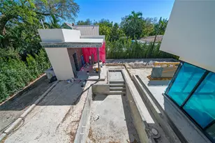 820 NE 111th St, Biscayne Park, FL 33161 - Photo 33