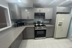 800 NE 195th St, Miami, FL 33179 - Photo 7