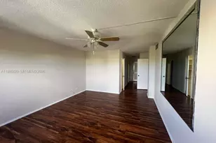 800 NE 195th St, Miami, FL 33179 - Photo 13