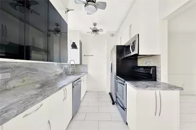 610 8th St #102, Miami Beach, FL 33139 - Photo 11
