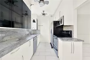 610 8th St, Miami Beach, FL 33139 - Photo 11