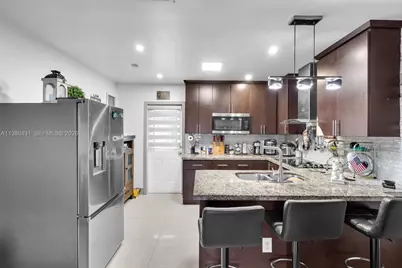 1210 N 71st Ave, Hollywood, FL 33024 - Photo 7