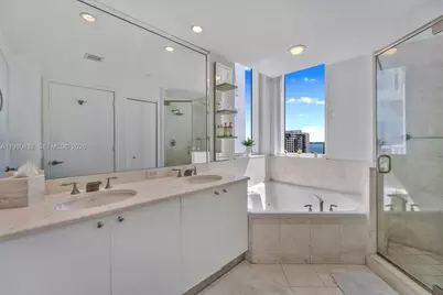 901 Brickell Key Blvd #1409, Miami, FL 33131 - Photo 15