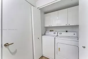 901 Brickell Key Blvd, Miami, FL 33131 - Photo 25