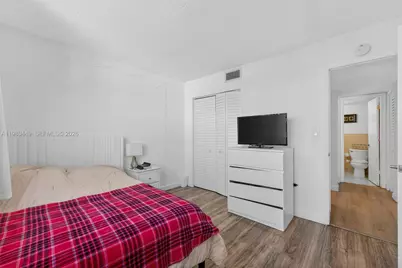 8950 NE 8th Ave #402, Miami, FL 33138 - Photo 11
