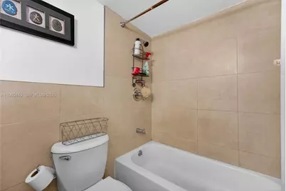 8950 NE 8th Ave #402, Miami, FL 33138 - Photo 15