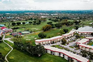 9200 N Hollybrook Lake Dr, Pembroke Pines, FL 33025 - Photo 9