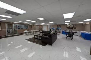 9200 N Hollybrook Lake Dr, Pembroke Pines, FL 33025 - Photo 49