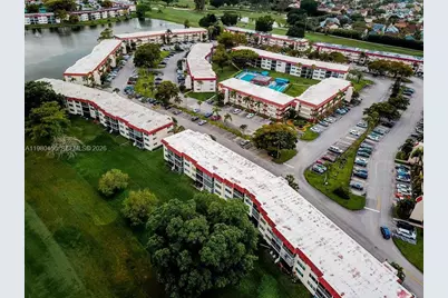 9200 N Hollybrook Lake Dr #303, Pembroke Pines, FL 33025 - Photo 11