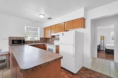 2419 Pierce St #., Hollywood, FL 33020 - Photo 15