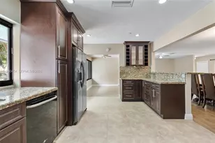 2805 E Lexington Dr, Miramar, FL 33025 - Photo 11