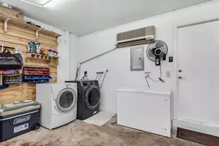 8650 NW 46th Ct, Lauderhill, FL 33351 - Photo 23