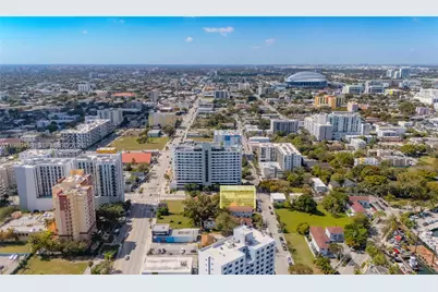 566 NW 1st St, Miami, FL 33128 - Photo 5