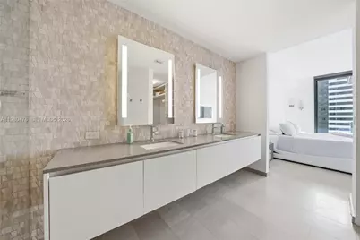88 SW 7th St #1010, Miami, FL 33130 - Photo 21