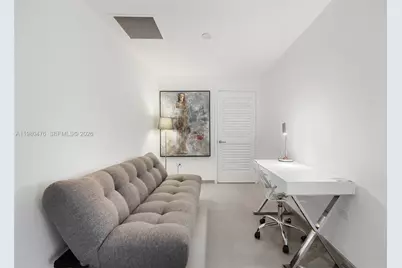 88 SW 7th St #1010, Miami, FL 33130 - Photo 11