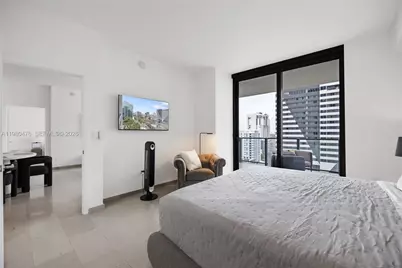 88 SW 7th St #1010, Miami, FL 33130 - Photo 15