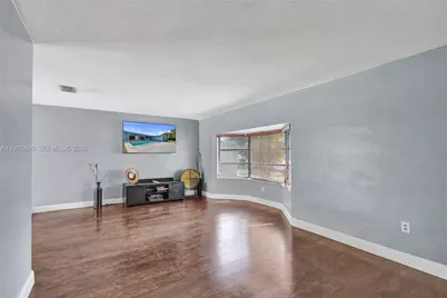 8699 NW 26th Pl, Sunrise, FL 33322 - Photo 7