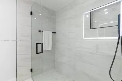 1840 NE 199th St, Miami, FL 33179 - Photo 19