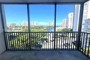 3475 N Country Club Dr, Aventura, FL 33180 - Photo 17