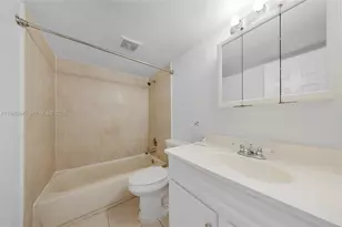 301 NW 177th St, Miami Gardens, FL 33169 - Photo 9