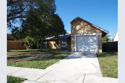 7525 SW 7th Pl #House, North Lauderdale, FL 33068 - Photo 1