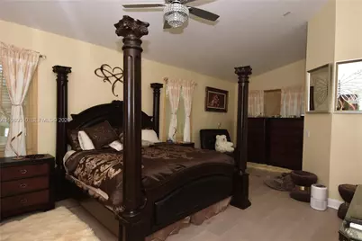 8733 NW 76th Dr, Tamarac, FL 33321 - Photo 17