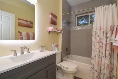 8733 NW 76th Dr, Tamarac, FL 33321 - Photo 7